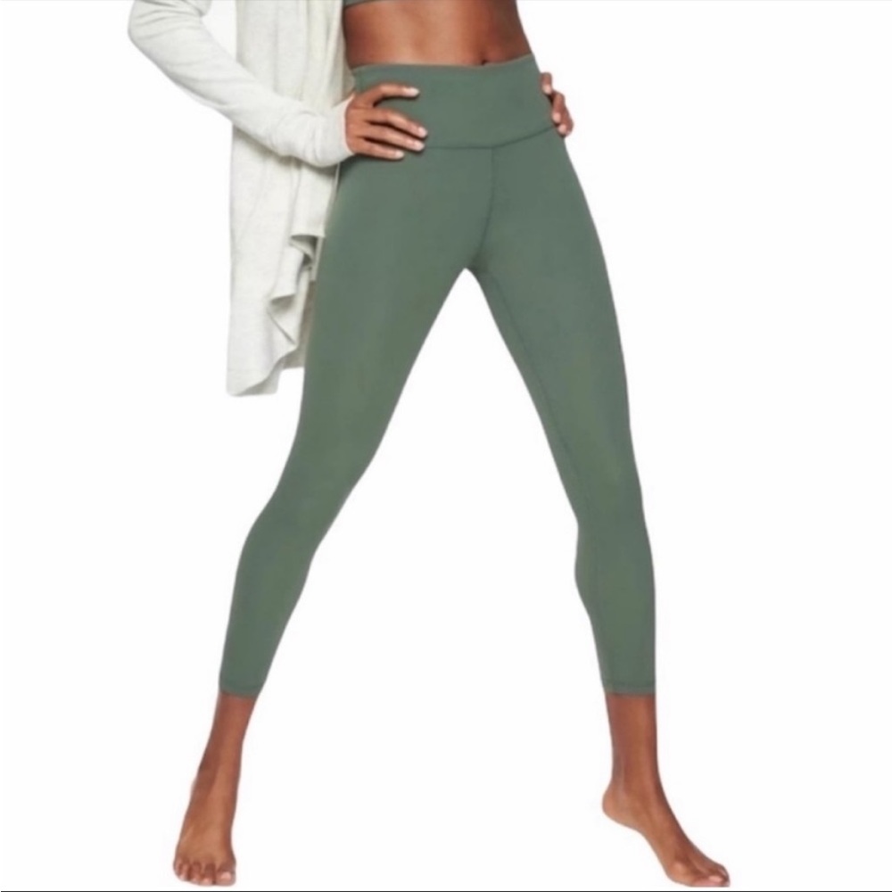 EUC Athleta Elation 7/8 leggings (XS)